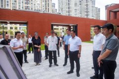 带领一一察看了德化县荣获“世界陶瓷之